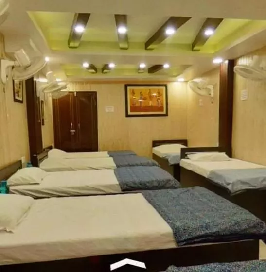 ホテル Goroomgo Rajput Charbagh Lucknow