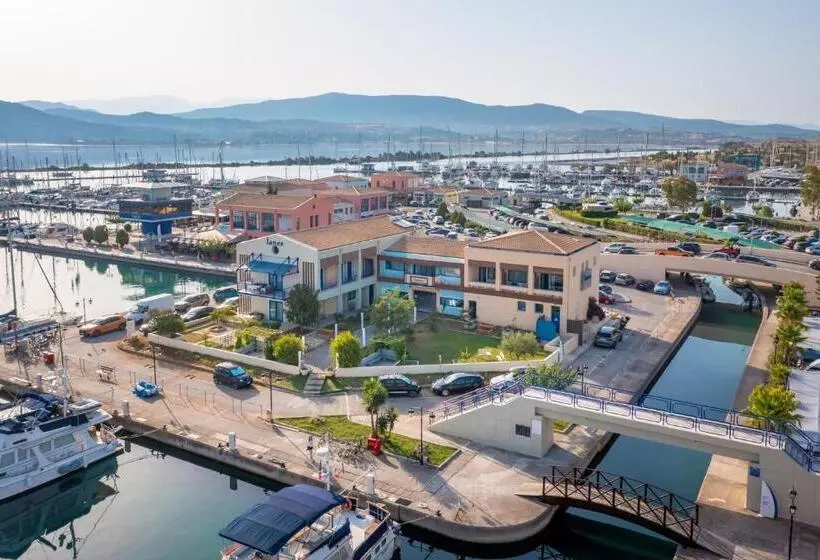 Hôtel Ianos Bay