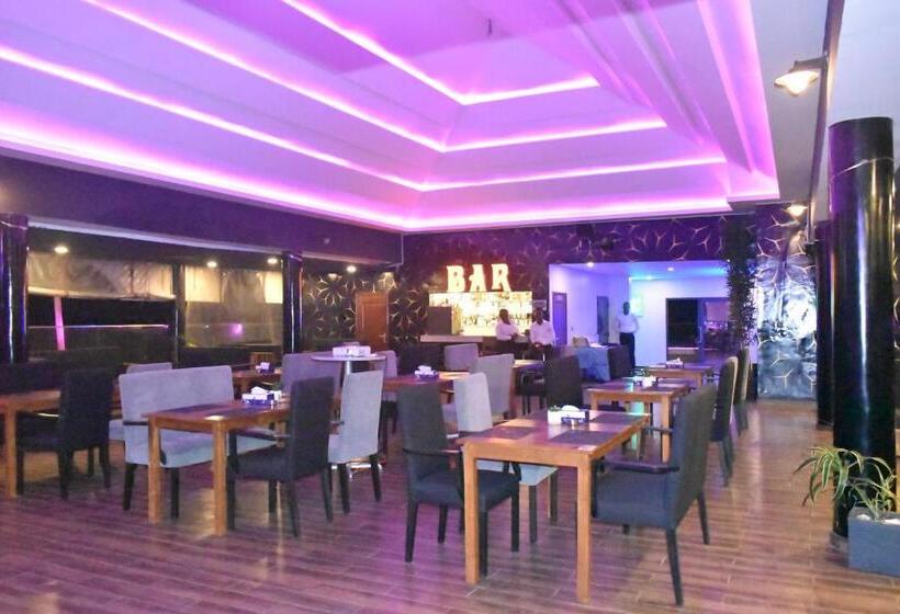 هتل La Casa Cielo