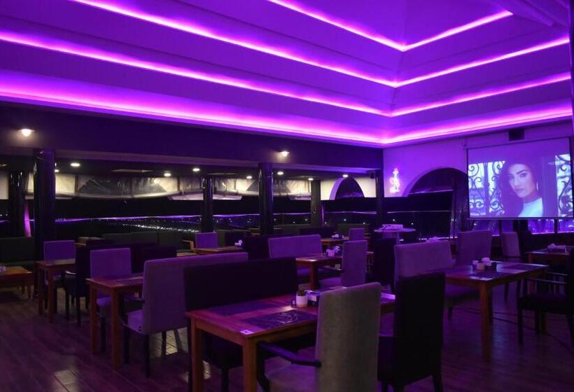 هتل La Casa Cielo