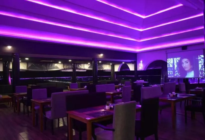 هتل La Casa Cielo