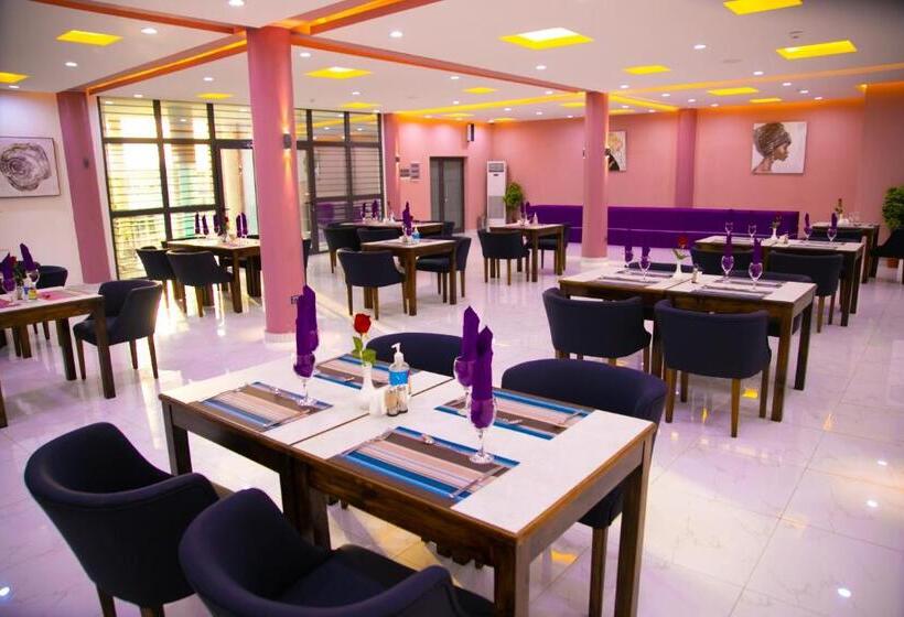 هتل La Casa Cielo