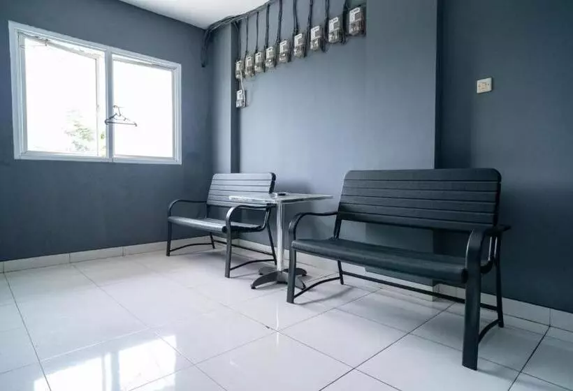 ホテル Living Kost Syariah At Alam Sutera Redpartner