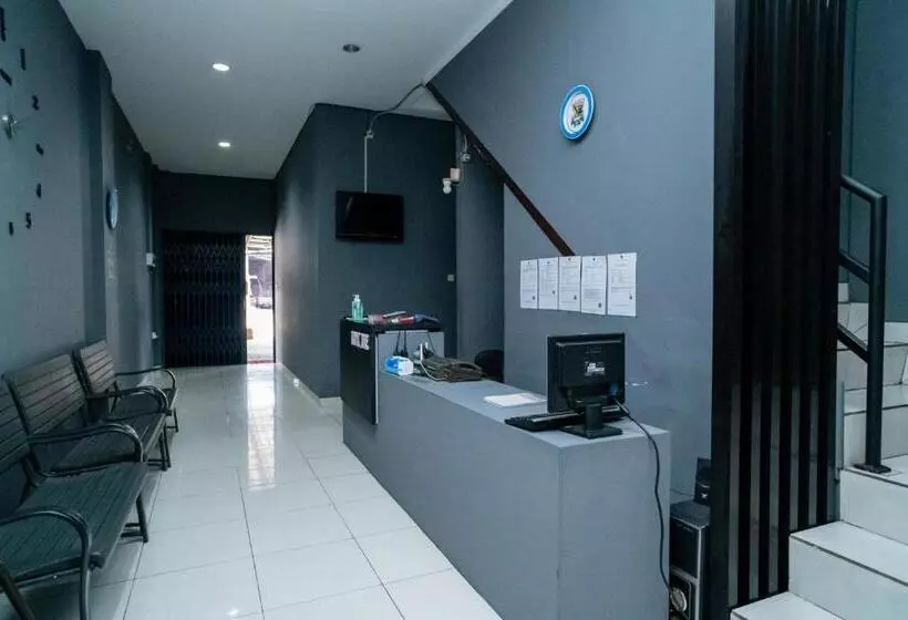 ホテル Living Kost Syariah At Alam Sutera Redpartner