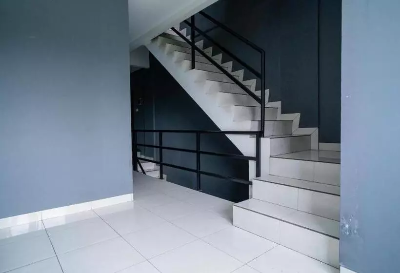 ホテル Living Kost Syariah At Alam Sutera Redpartner