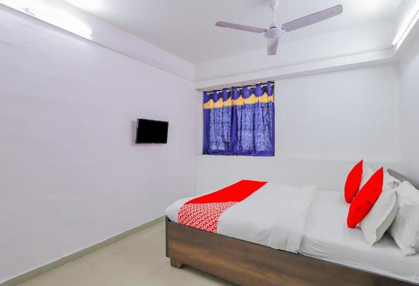 فندق Oyo 79236 Laksh