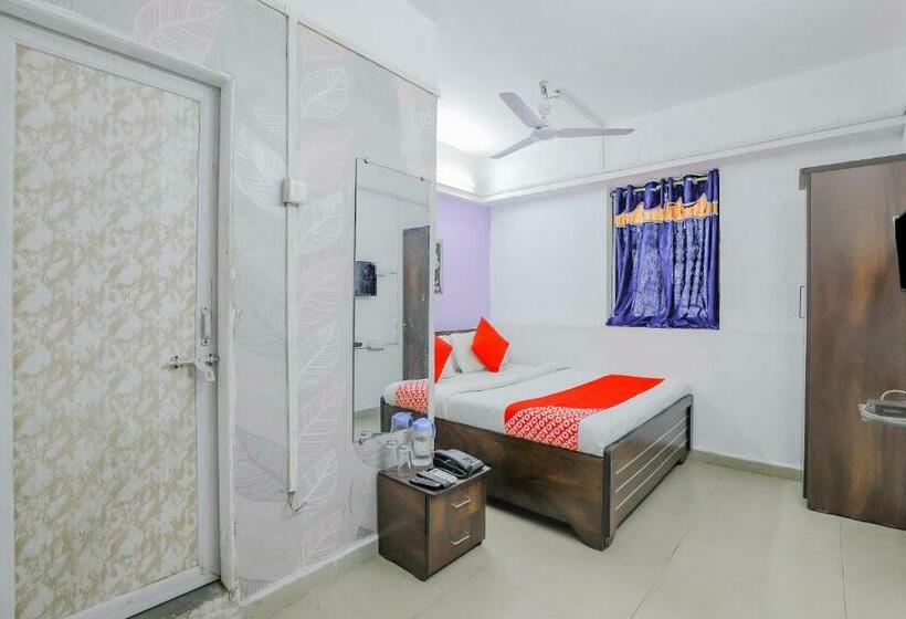 فندق Oyo 79236 Laksh