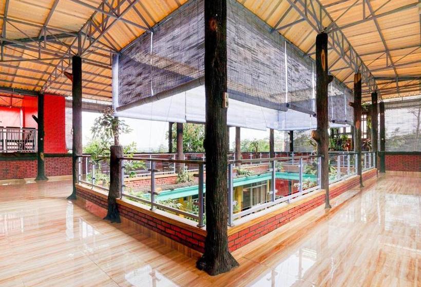 Hotel Oyo 90303 Cafe & Homestay Kolam Pancing Abah