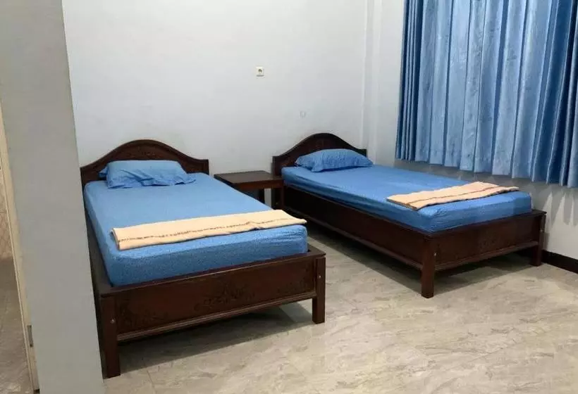 Hotelli Oyo 90317 Wisma Kartini 2 Syariah