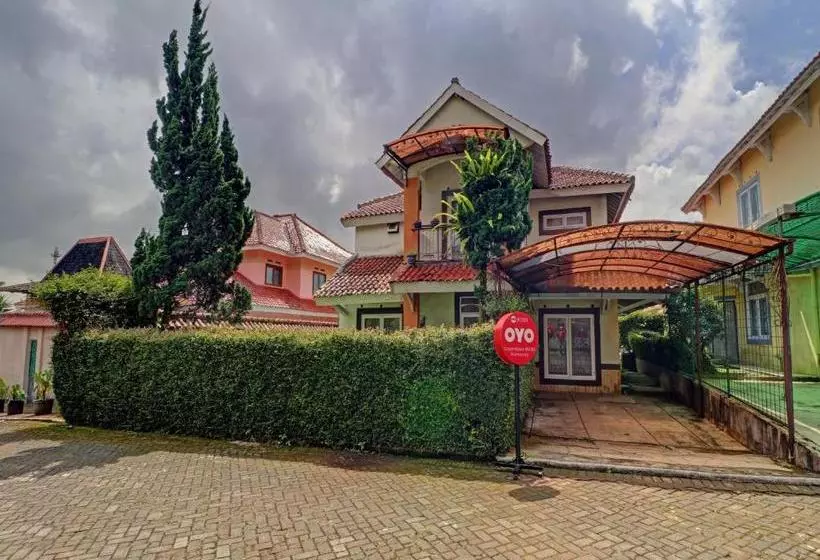 هتل Oyo 90329 Cipendawa Md38 Homestay