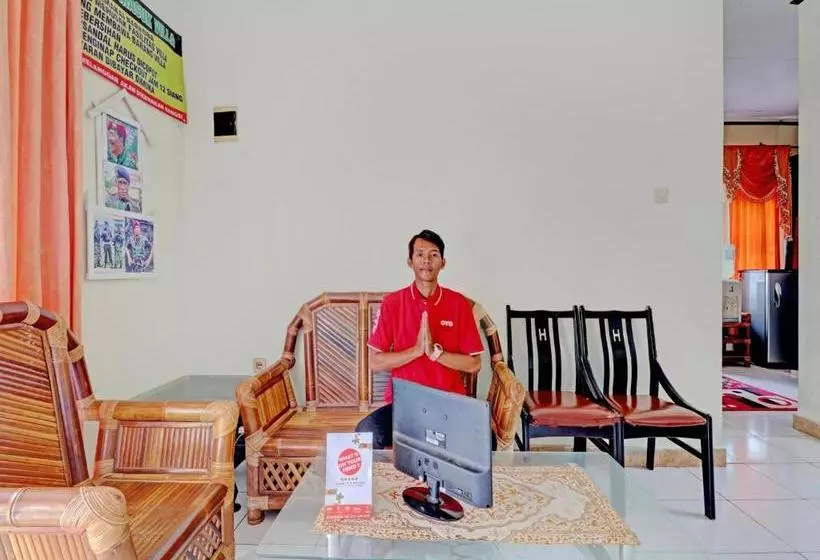 هتل Oyo 90329 Cipendawa Md38 Homestay