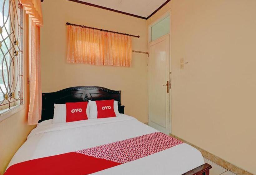 בית מלון כפרי Oyo 90329 Cipendawa Md38 Homestay