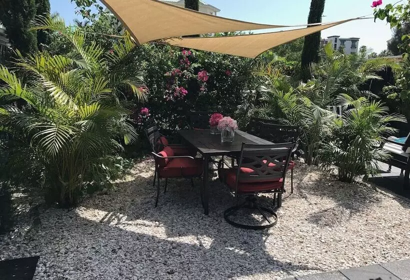 ホテル Sir David Guesthouse   Adults Only