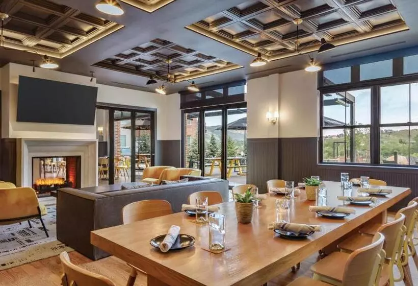 Hotelli The Eddy Taproom &