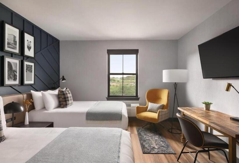 فندق The Eddy Taproom &