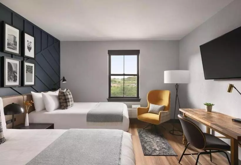 Hotelli The Eddy Taproom &