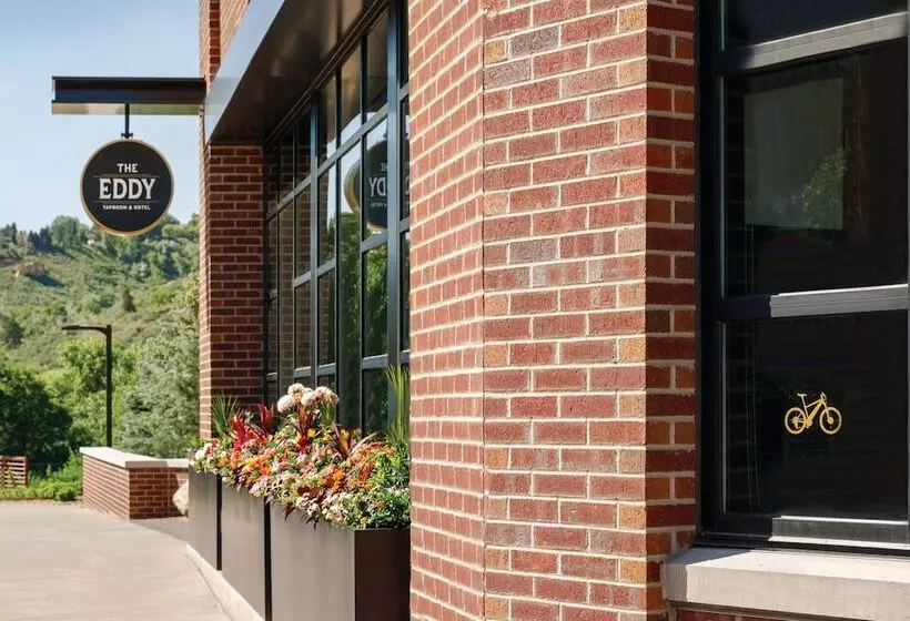 Hotelli The Eddy Taproom &