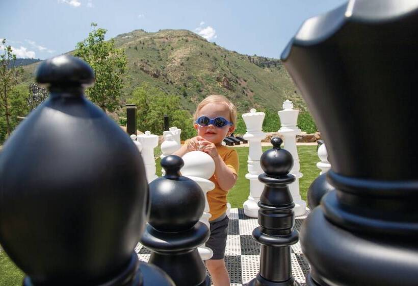 فندق The Eddy Taproom &