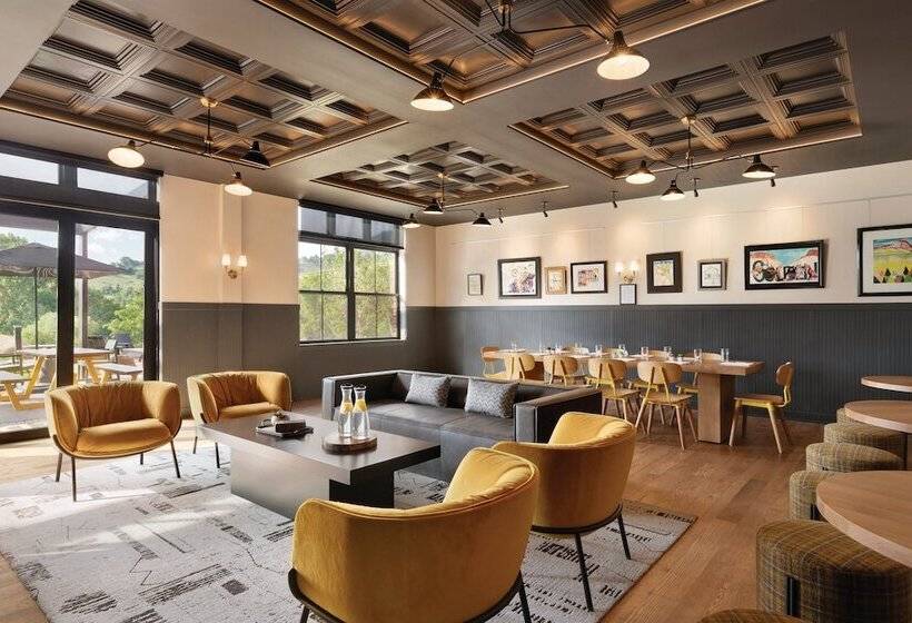 فندق The Eddy Taproom &