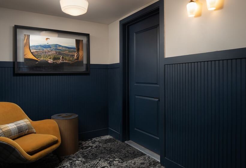 فندق The Eddy Taproom &