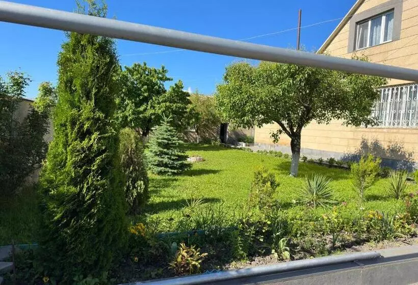 پانسیون Chkalovka Guest House With Sevan View