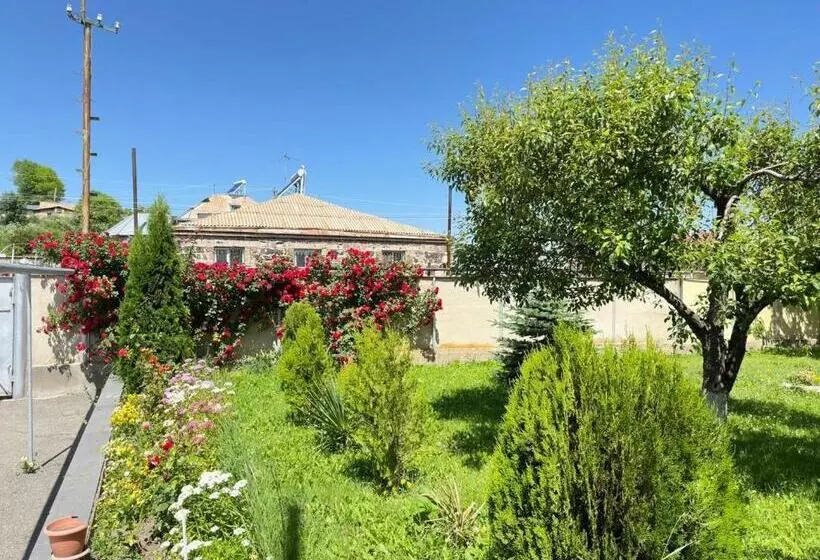 پانسیون Chkalovka Guest House With Sevan View