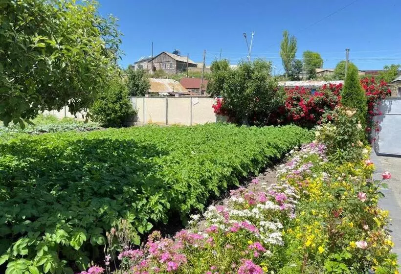 پانسیون Chkalovka Guest House With Sevan View