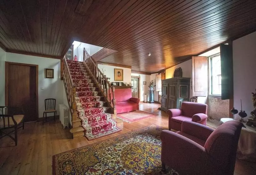 Casa Dos Assentos De Quintiães