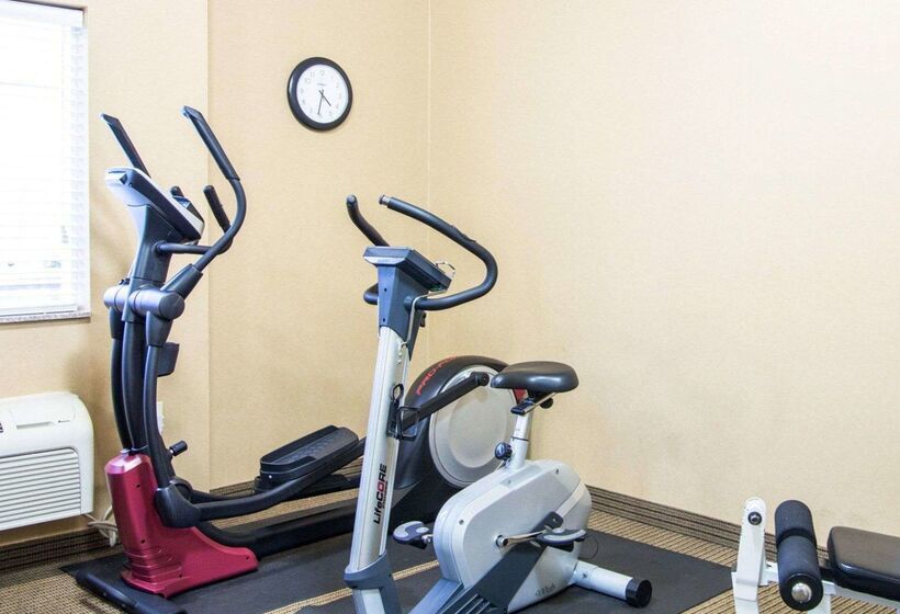 فندق Comfort Inn & Suites Airport Convention Center