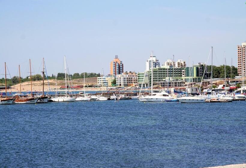 هتل Aphrodite Beach