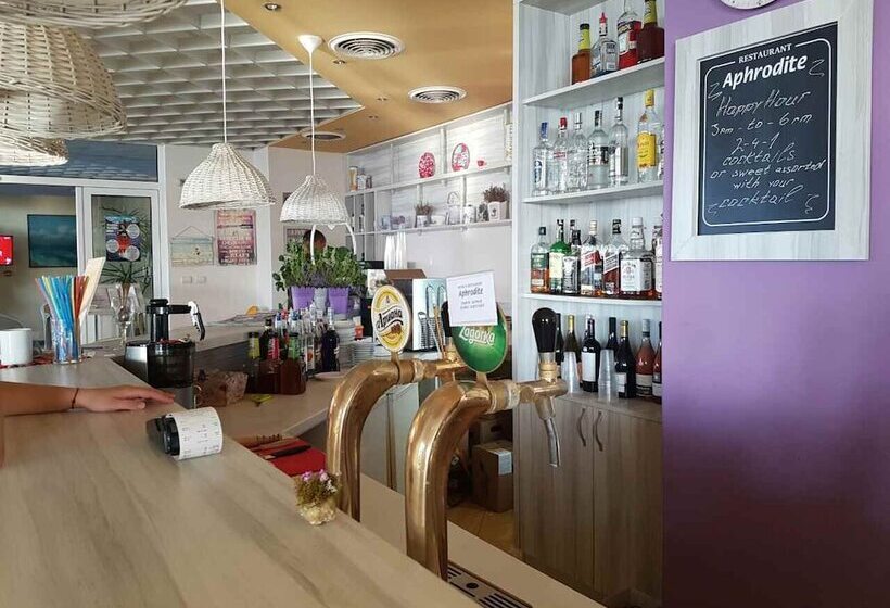 هتل Aphrodite Beach