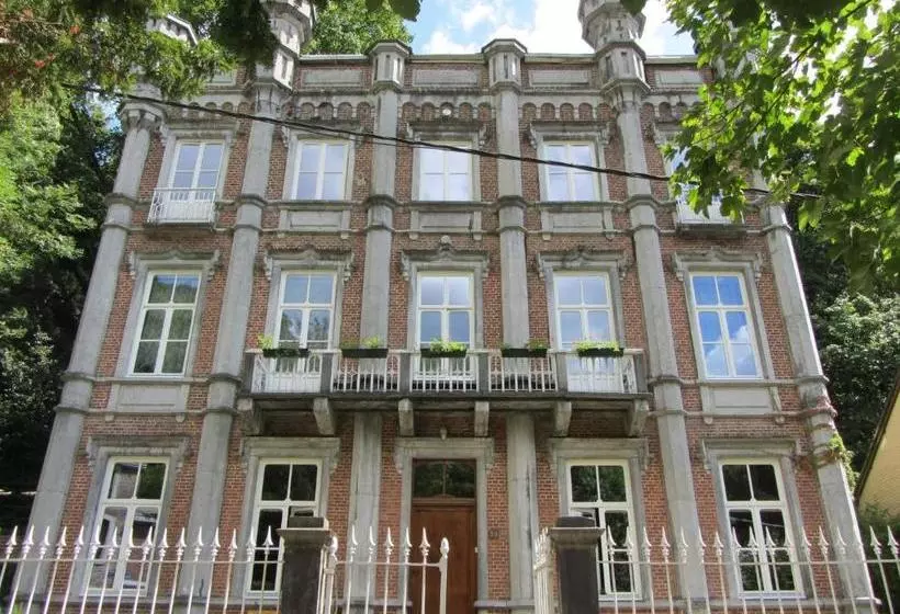 هتل Hébergement Chatoîment