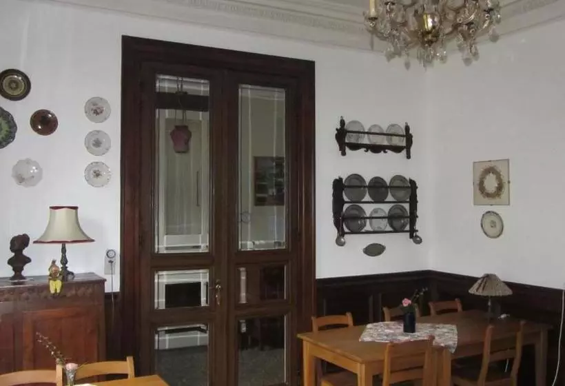 هتل Hébergement Chatoîment