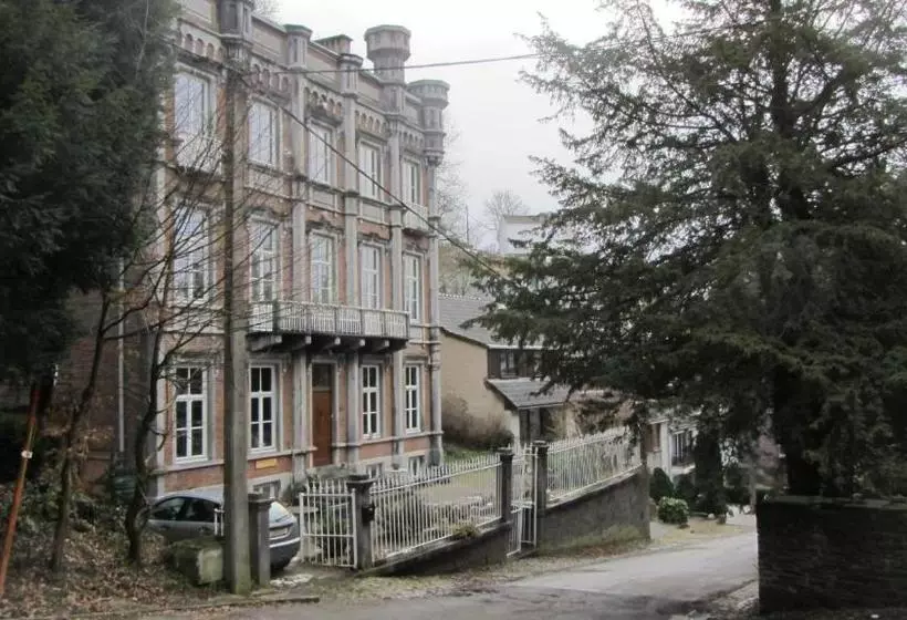 هتل Hébergement Chatoîment