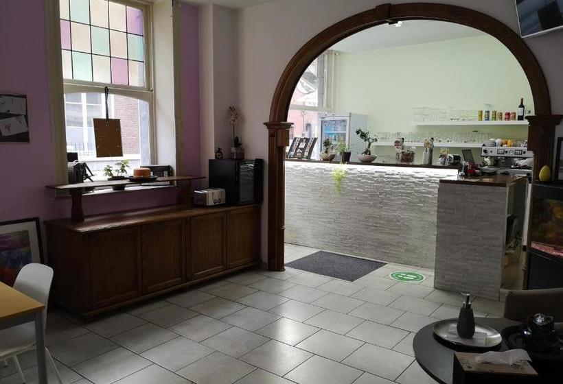 هتل Hôtel Les Acteurs