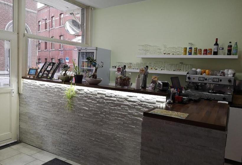 هتل Hôtel Les Acteurs