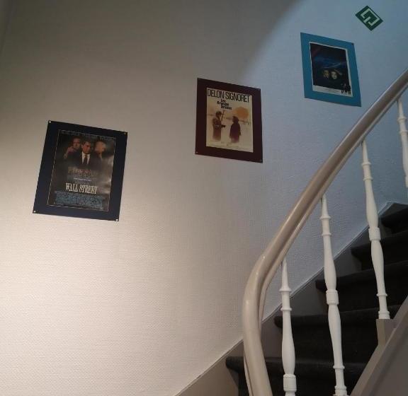 هتل Hôtel Les Acteurs