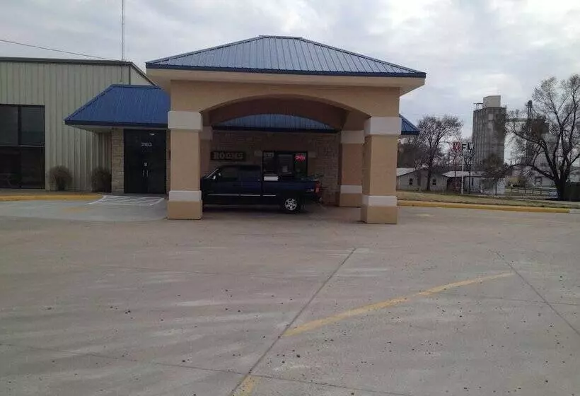 Отель Knights Inn & Suites Emporia