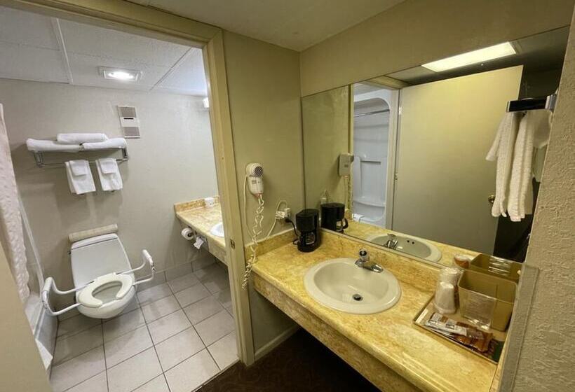 فندق Knights Inn & Suites Emporia