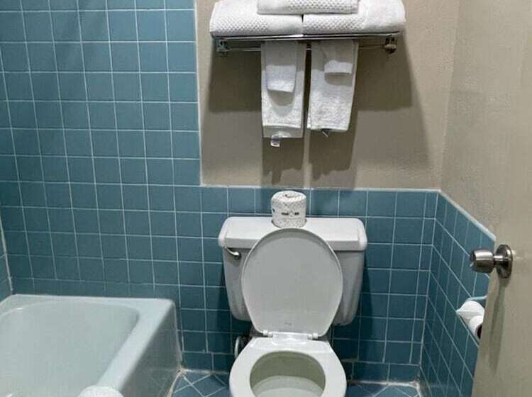 فندق Knights Inn & Suites Emporia