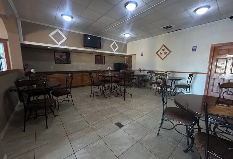 ホテル Knights Inn & Suites Emporia