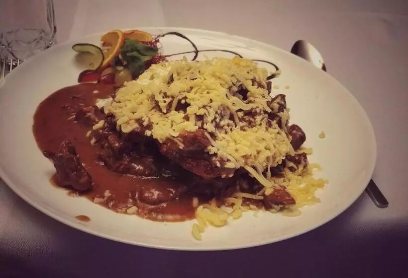 فندق Komfort Inn   Dwór Hubertus