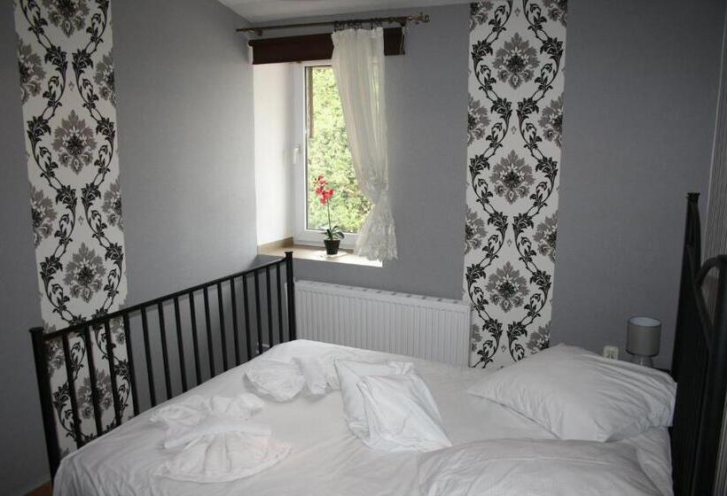 Отель Komfort Inn Dwór Hubertus