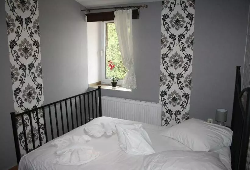 فندق Komfort Inn   Dwór Hubertus