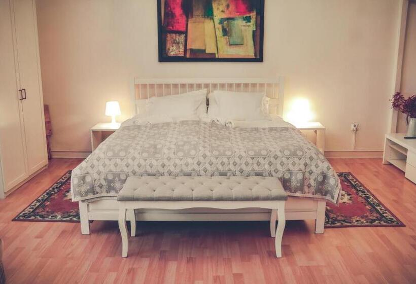 Отель Komfort Inn Dwór Hubertus