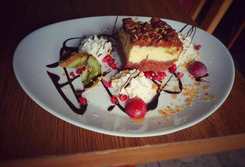 فندق Komfort Inn   Dwór Hubertus