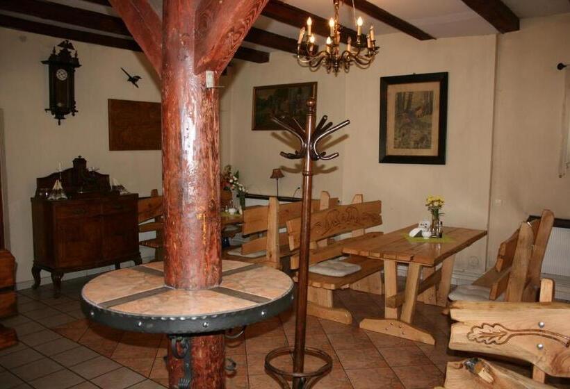 Отель Komfort Inn Dwór Hubertus