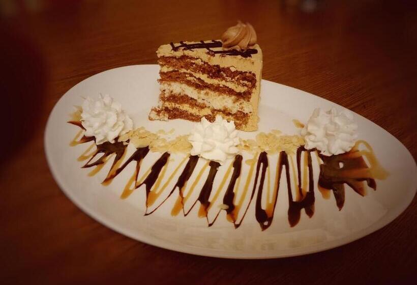 Отель Komfort Inn Dwór Hubertus