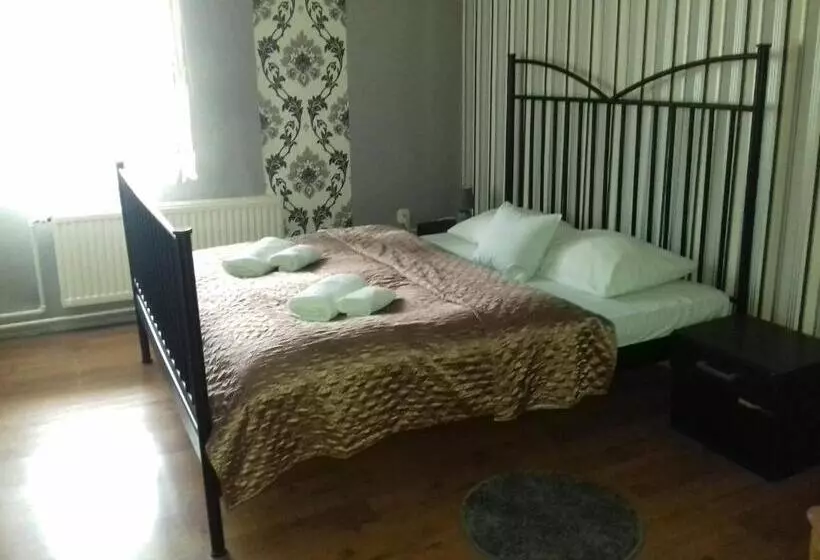 فندق Komfort Inn   Dwór Hubertus