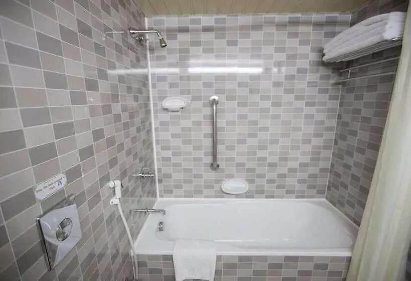 هتل Muscat Holiday